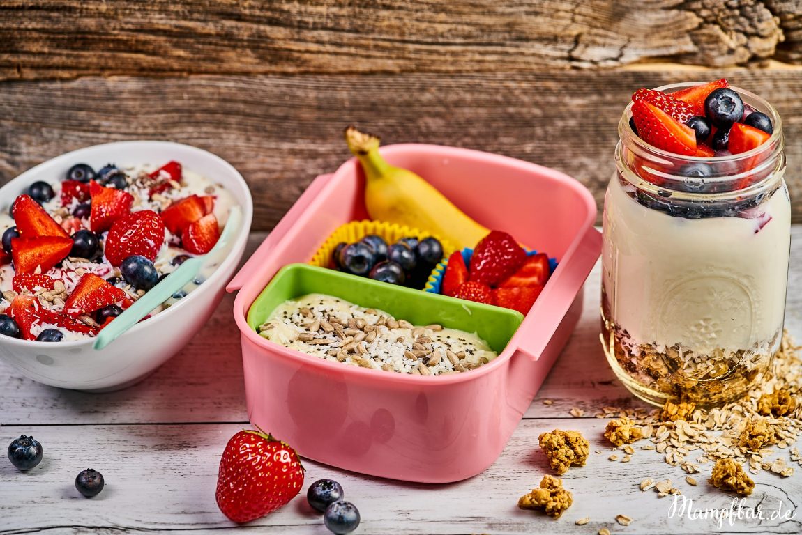 Gesundes Frühstück ganz schnell gemacht: Müsli mit Obst und Joghurt ...